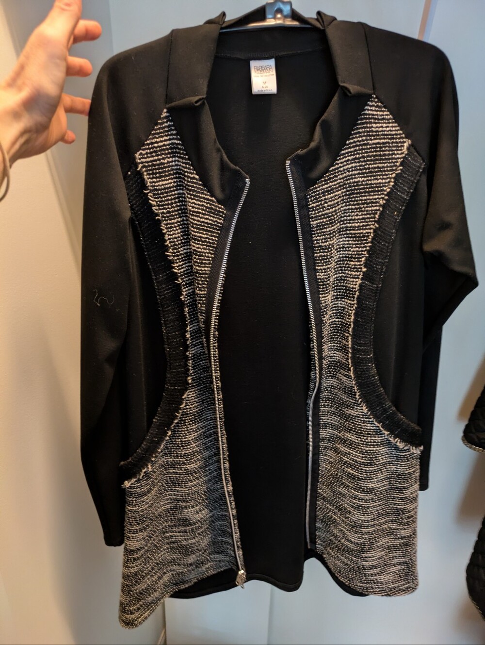 Black & Gray Textured Zip-Front Women’s Jacket. Size Medium 8-10. Great Cond.